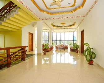 OYO 46071 Hotel Kaziranga Continental - Kaziranga - Lobby