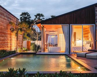 Furusato Shack - Ban Phu Noi - Piscina