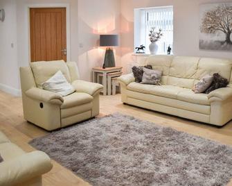 Rose Cottage Captivating 1-Bed Cottage in Bangor - Bangor - Living room