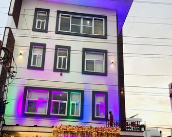 Hotel Roselle inn - לאקנאו - לובי