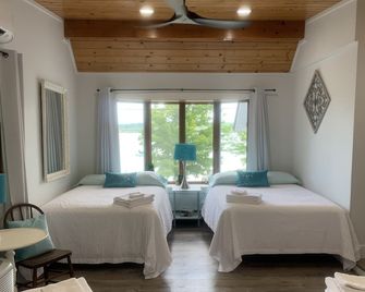 Private Crystal Lake Beach, walk to downtown Beulah! - Beulah - Habitación