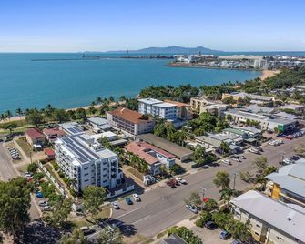 Madison Ocean Breeze - Townsville - Outdoors view