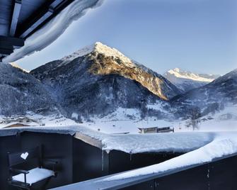 HEART - 100sqm penthouse Top3 directly on the ski slope, hiking trails and bike trails - Sölden - Vista esterna