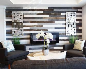 Microtel Inn & Suites by Wyndham York - York - Salónek