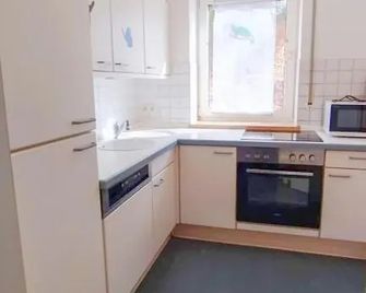 Sunnyhome Monteurwohnungen Und Apartment - Pentling - Küche