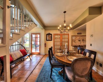 Cali Cochitta Vacation Rentals - Moab - Comedor