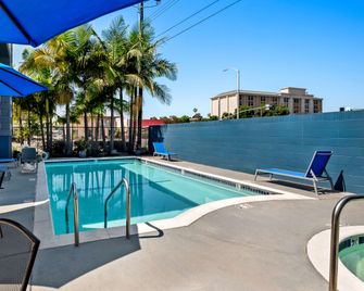 SureStay by Best Western Buena Park Anaheim - Buena Park - Svømmebasseng