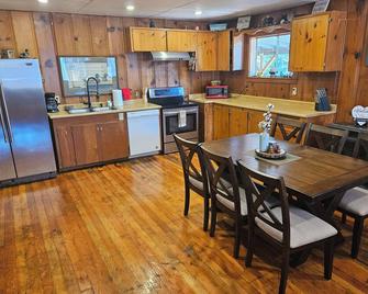 Yosemite Nest: Refreshed Vintage Retreat conveniently located near Yosemite NP - Mariposa - Cuisine