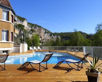 Hôtel Des Grottes - בוזי - בריכה