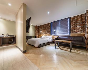 Hotel Yaja Gwangju Chungjangro - Gwangju - Bedroom