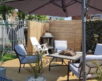 The Vale Apart Hotel - Hull - Patio
