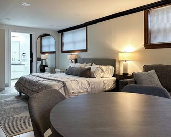 Dtw Suites - Romulus