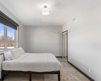 Lux Suites Extended Stay - Thunder Bay