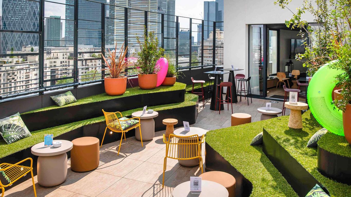 مركيور باريس لا ديفانس