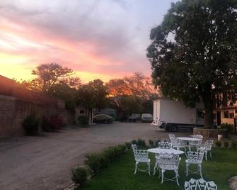 Meson La Huerta - Mascota - Patio