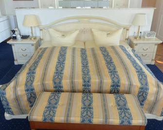 Bayerischer Hof - Starnberg - Bedroom