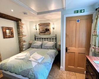 Roseleigh Cottage in the heart of Stow-on-the-Wold with parking for 2 cars. - Stow-on-the-Wold - Sypialnia