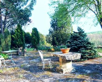 Home in a preserved site - Lussac - Patio