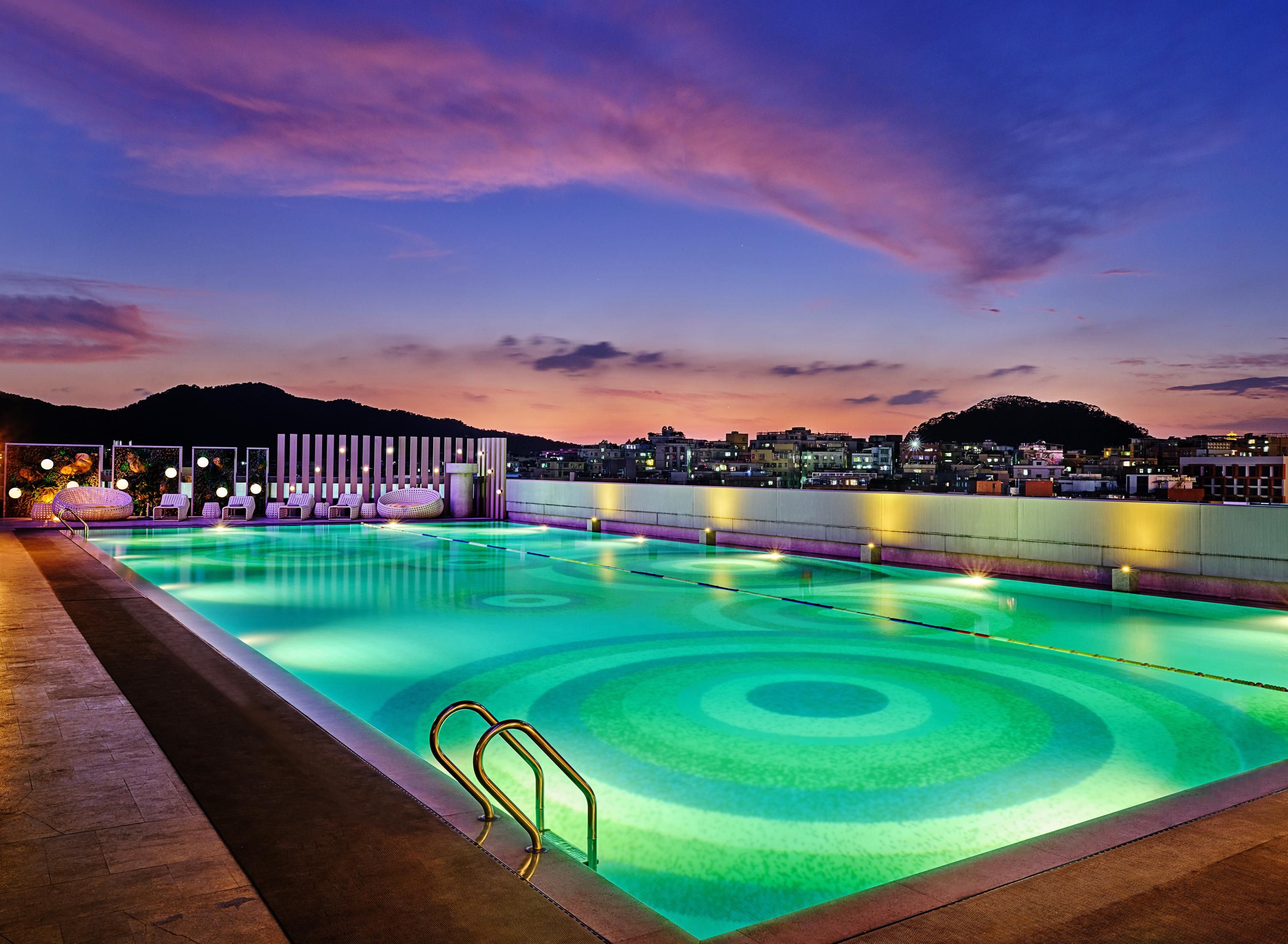 Holiday Inn Guangzhou South Lake By IHG - Cantón - Piscina