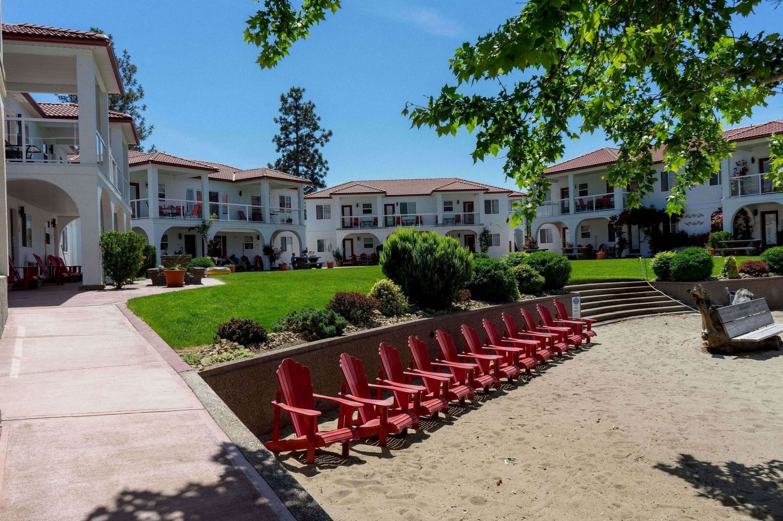 Sandy Beach Suites - Osoyoos - Building