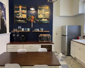 Historic Algiers Point, take ferry & walk to French Quarter! Monthly Rental - New Orleans - Kitchen