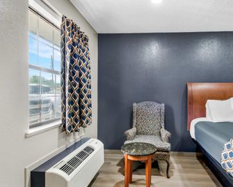 Rodeway Inn And Suites Jefferson - Jefferson - Slaapkamer