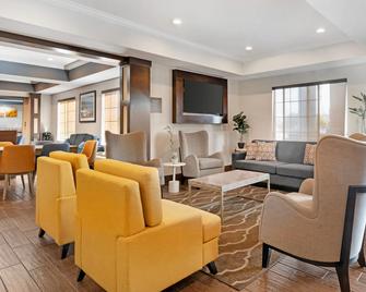 Comfort Inn & Suites Sacramento - University Area - Sacramento - Living room