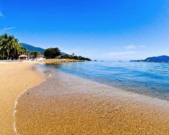 Pousada Chale Suísso - Ilhabela - Praia