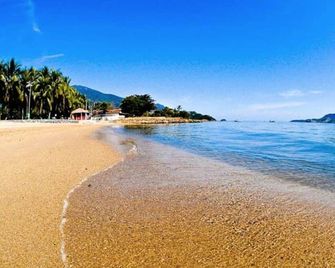 Pousada Chale Suisso - Ilhabela - Praia