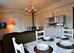 House capacity 6 people in the center of the city - Saint-Jean-Pied-de-Port - Dining room