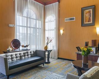 Best Western Plus Fresno Inn - פרסנו - לובי