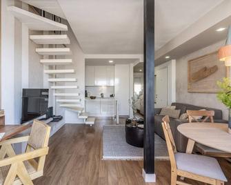 Hiis - 2 bedrooms and terrace in Ríos Rosas - Madrid - Restaurante