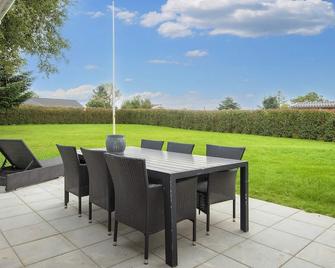6 person holiday home in Haderslev-By Traum - Haderslev - Патіо