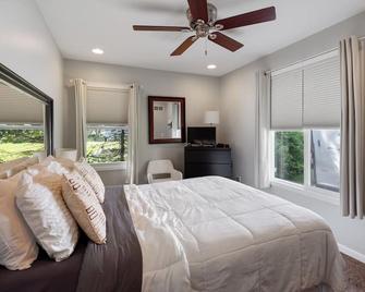 Fall Special! Huge Lake! Free Kayaks & Paddle Boats, Open-Gorgeous-Sandy Beach! - White Lake - Bedroom