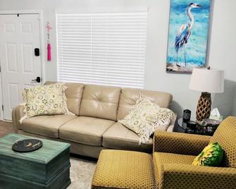 2 - 1 Clean Cozy Quiet Cottage - Tallahassee - Wohnzimmer