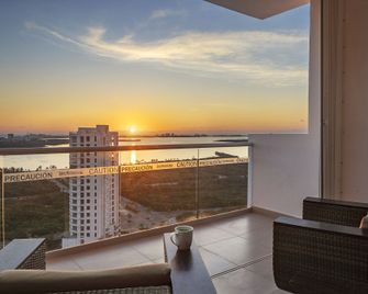 Suites Malecon Cancun - Cancún - Balkon