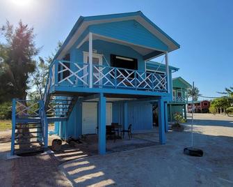 Therapy Cabin 2 at St. George's Caye - Belize City - Building