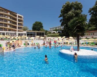 Madara Park Hotel - Golden Sands - Piscina
