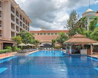 Somadevi Angkor Premium - Siem Reap - Pool