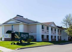 Quality Inn - Grand Forks - Toà nhà