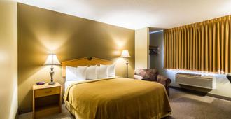 Quality Inn - Grand Forks - Bedroom
