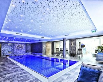 Die Seefelderin - Boutiquehotel St. Georg - זיפלד - בריכה