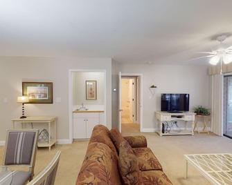 1-BR Golf Suites Views and Amenities - Pawleys Island - Living room