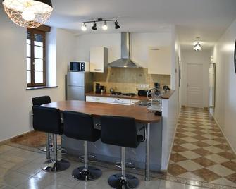 Les pieds dans l'eau,la tête dans les nuages - Luxeuil-les-Bains - Cuisine