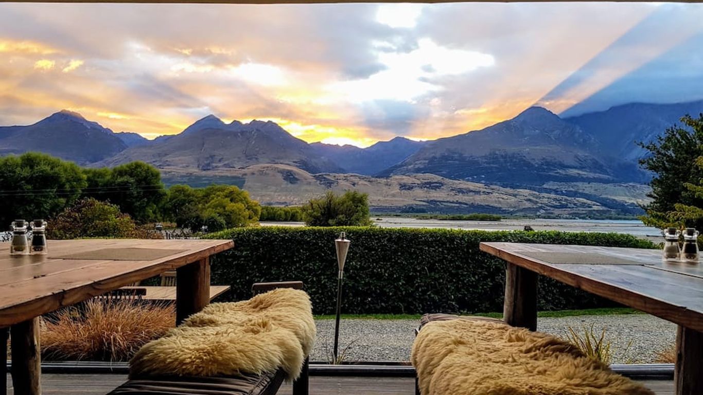 Kinloch Wilderness Retreat