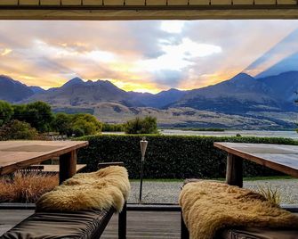 Kinloch Wilderness Retreat - Glenorchy - Balkon
