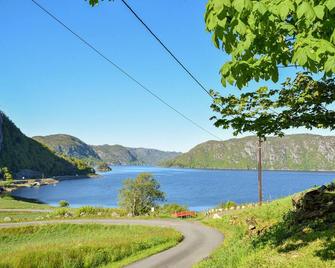 2 Bedroom Amazing Home In Farsund - Farsund