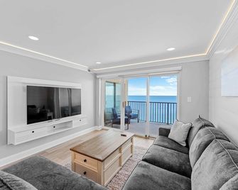 Extraordinary Oceanfront Penthouse - Unit 1211 - Ocean City - Living room