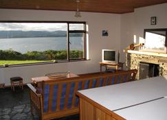 Picturesque, Cozy Stay on Bantry Bay, Access to Private Beach - Durrus - Comedor