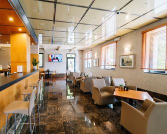 abba Burgos Hotel - בורגס - בר
